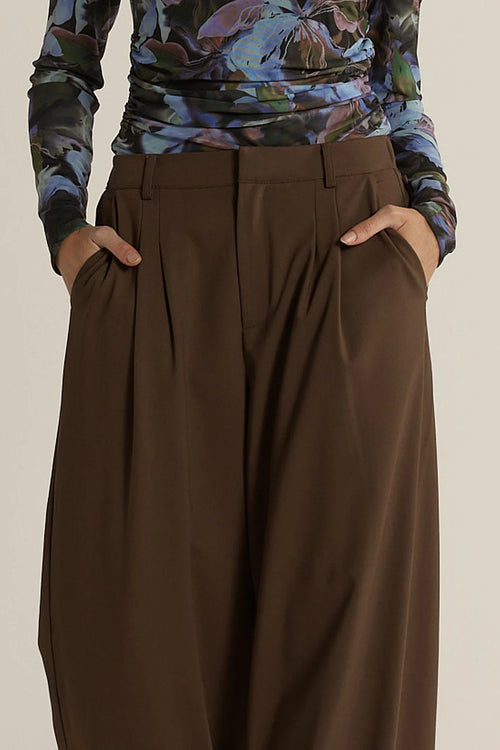 SASS -ROAN Pleat Front Pant - Chocolate