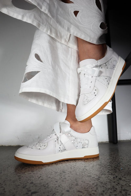 MINX - LACEY Sneaker In White Lace
