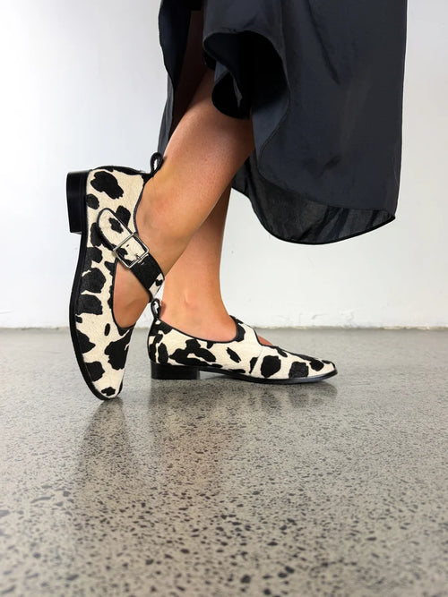 Minx - Aveline Black/White Pony