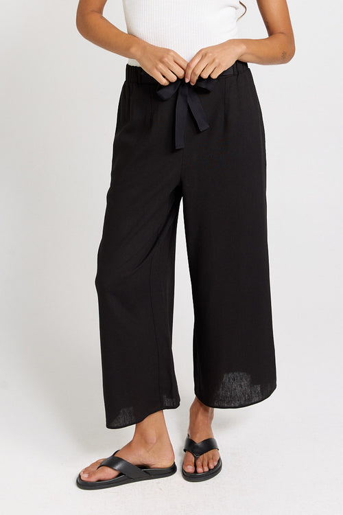 Betty Basics - Bella Crop Pant in Black