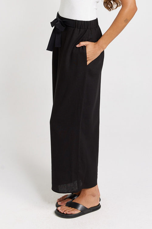 Betty Basics - Bella Crop Pant in Black