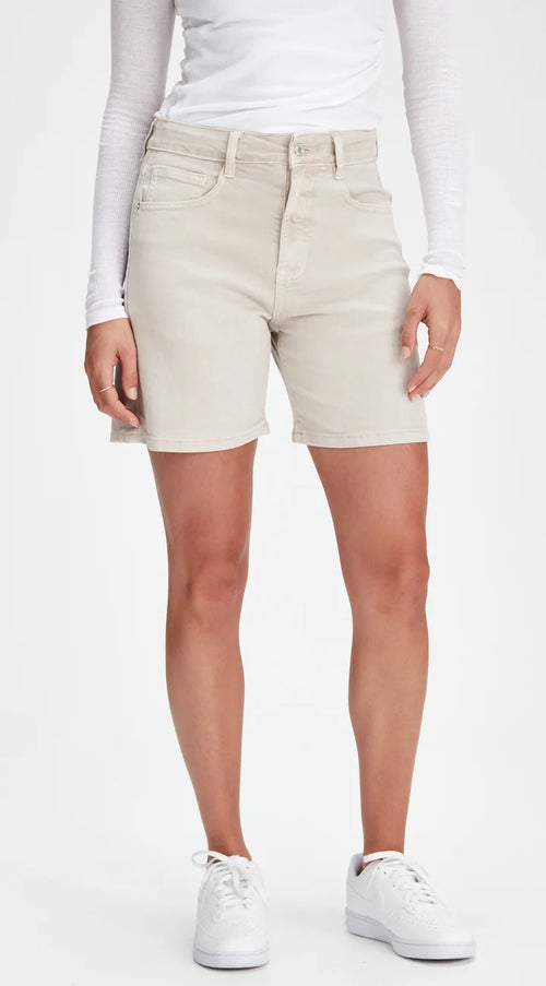 Junkfood - Bronte short in Neutral