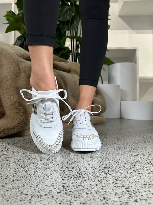 MINX - RIZZ Sneaker - White/Burberry Tan