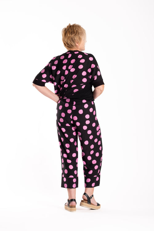 Jellicoe - SPOT YOU Capri Pants 25-100 - Black/Pink