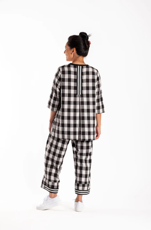 Jellicoe - PLEAT BACK Top 25-94 - Black Check