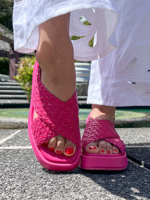 Minx - Tangle in Hot Pink