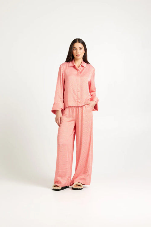 Tuesday - TOM Shirt - Flare Print