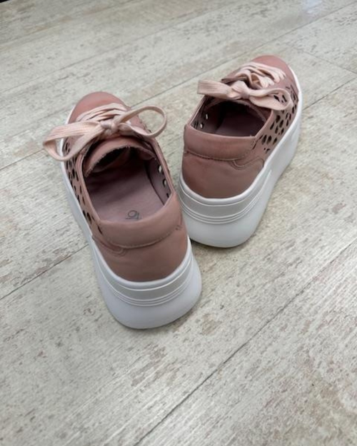 Hinako -Stockton in Blush