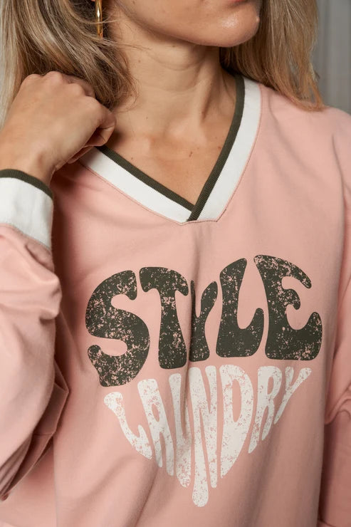 Style Laundry - Heart V Neck Sweat in Pink